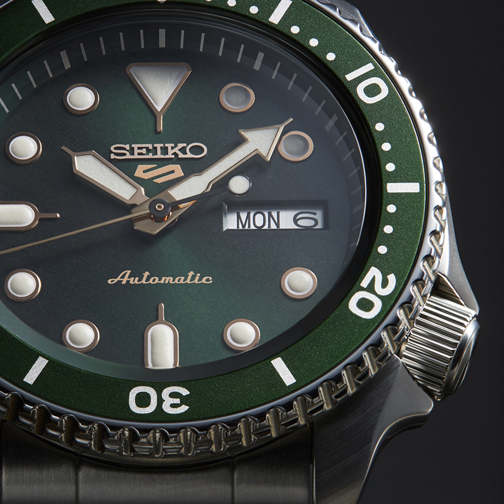 Seiko 5 deals green diver